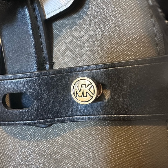 Michael Kors Carmen Small Olive Color-Block Saffiano Leather Satchel - Picture 5 of 13